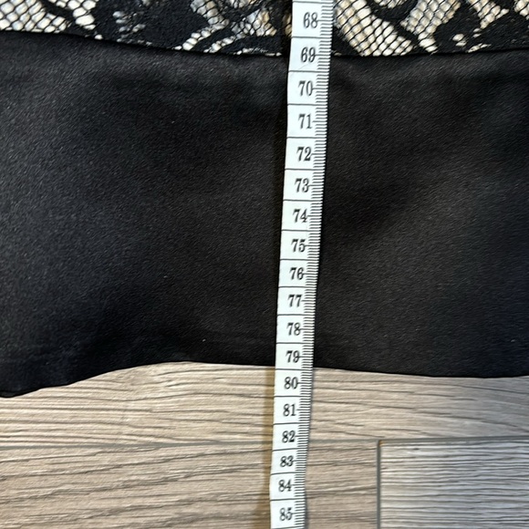 Beautiful Max and Cleo cocktail dress. Excellent condition. Elegant details. - Picture 5 of 6